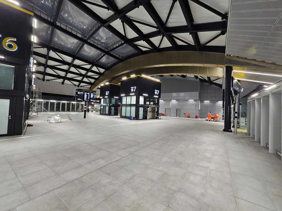 Gatwick Train Station extension construction progress image from Lasckos